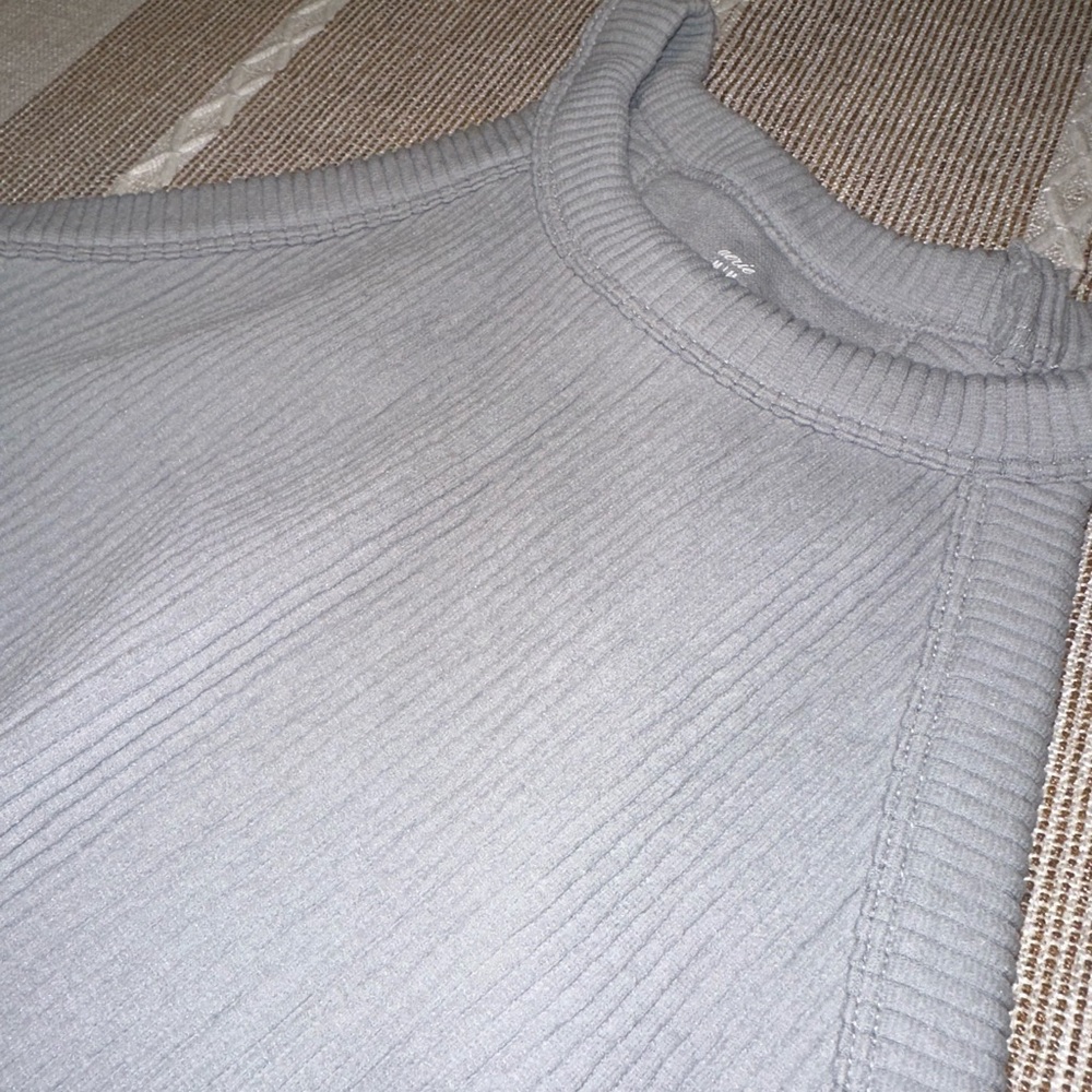 Aerie Top - Picture 2 of 4